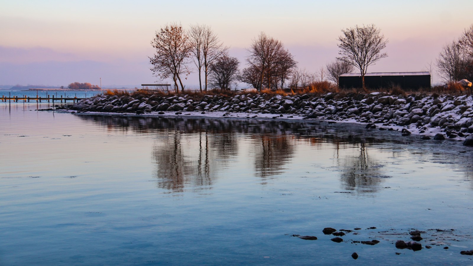 Snow by the water in Ærøskøbing