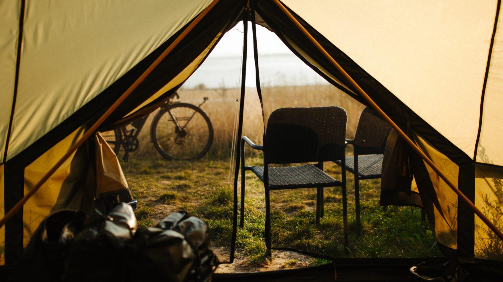 Teltplads med morgenudsigt på Lille Risevej